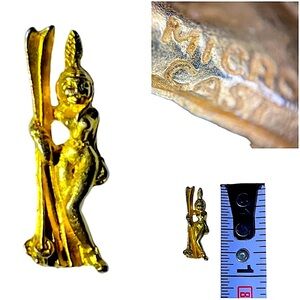 Vintage 1969 Micro Cast Auburn California Gold Tone Women Ski Signed Lapel Pin